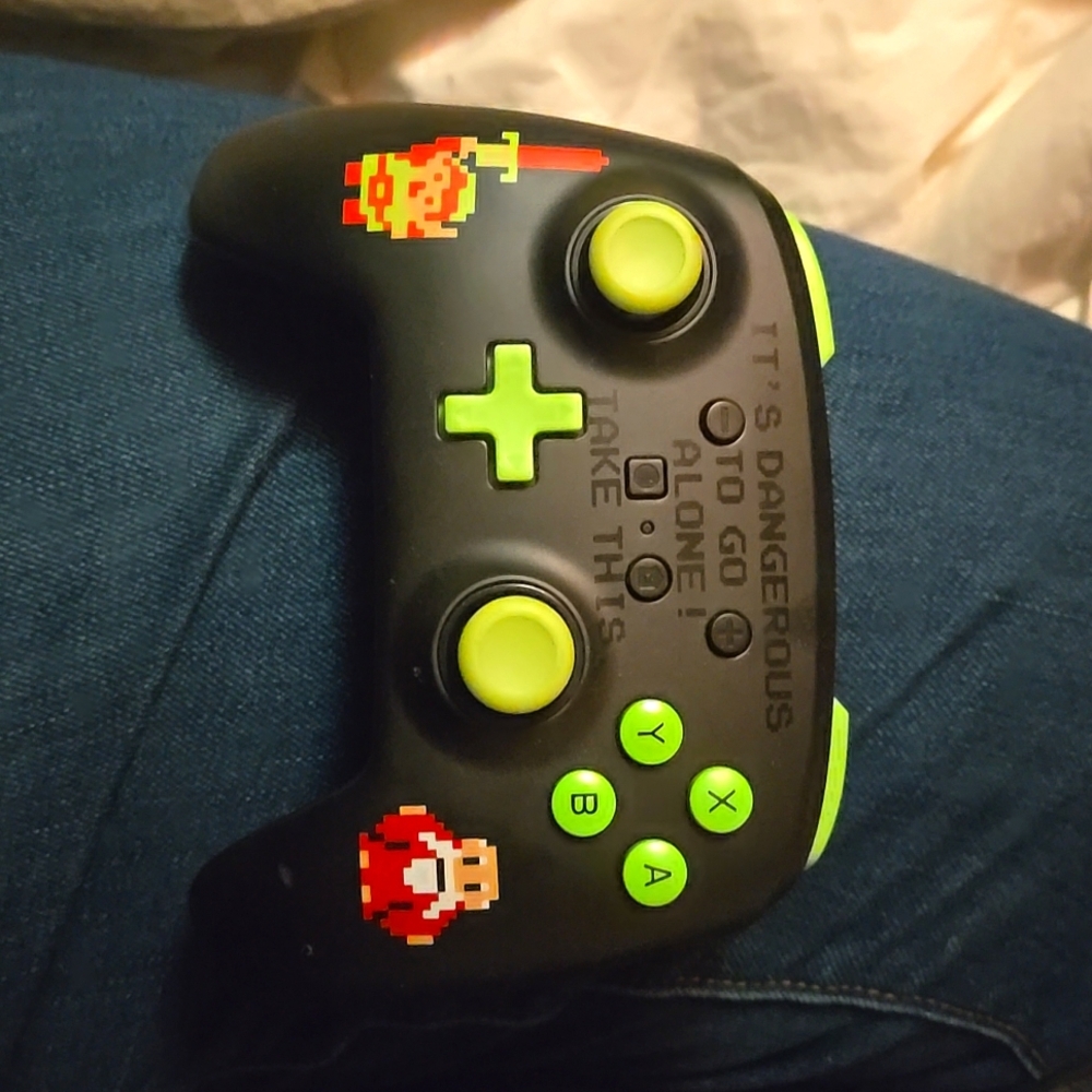 Micro-USB switch controller